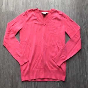 ✨3/$10✨ LOFT Coral color thin sweater